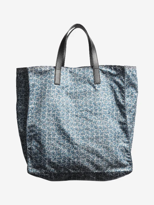 Quilted Tote Bag in Cream with Silver Hardware for a Classic and Sophisticated StyleBlue nylon printed tote bag