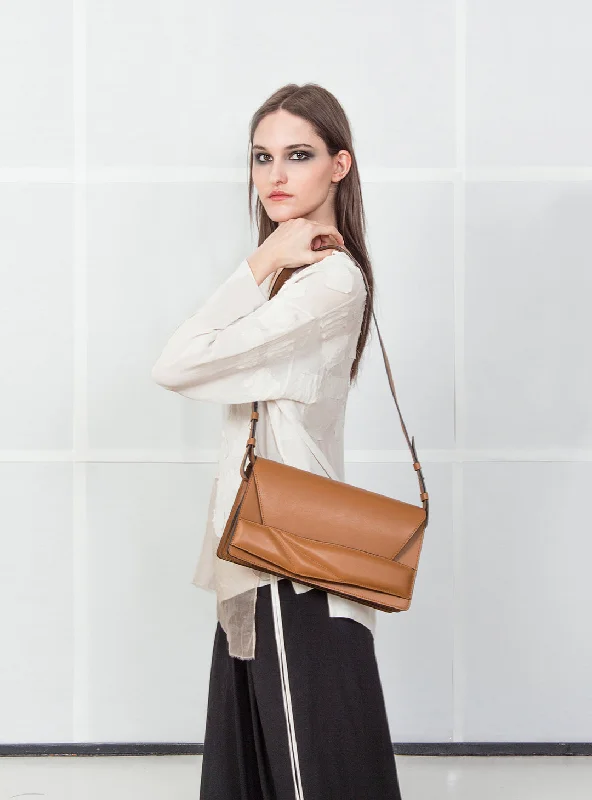 Women's Large Leather Shoulder Bag in Brown with Multiple Compartments for WorkBalance Bag - Smooth Hazel