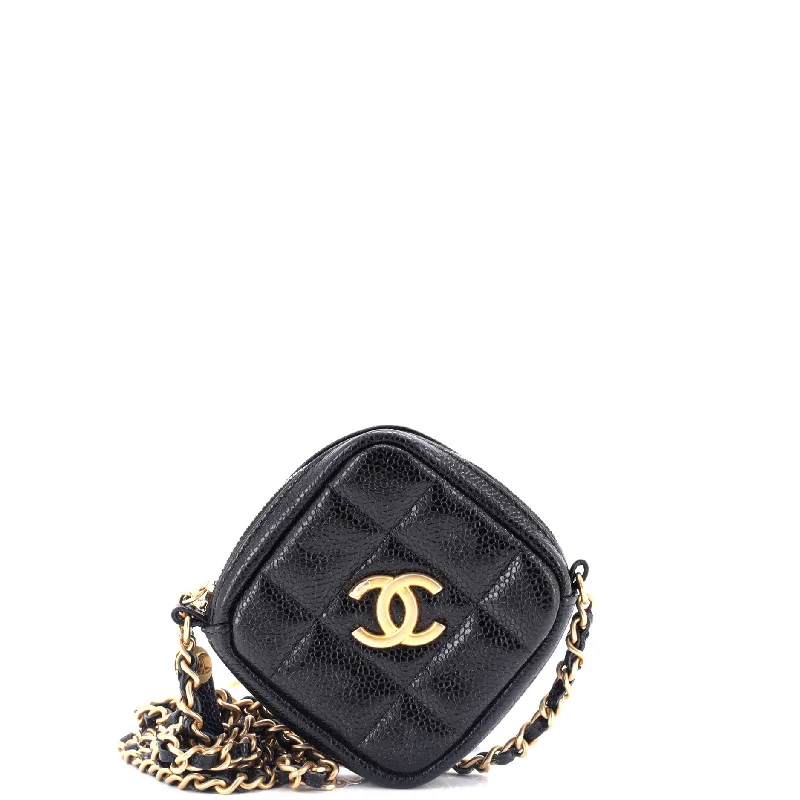 Quilted Leather Crossbody Bag in Cream for a Classic and Elegant AppearanceDiamond Coin Purse with Chain Quilted Caviar