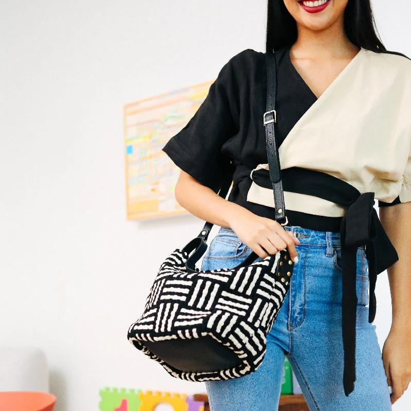 Leather - Trimmed Denim Crossbody Bag in Blue for a Vintage - Inspired LookBuslo Mini Mat Pattern Black & Beige